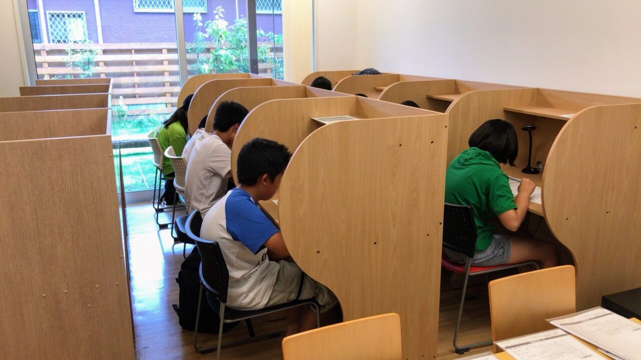 館山市の学習塾SLLの自習室